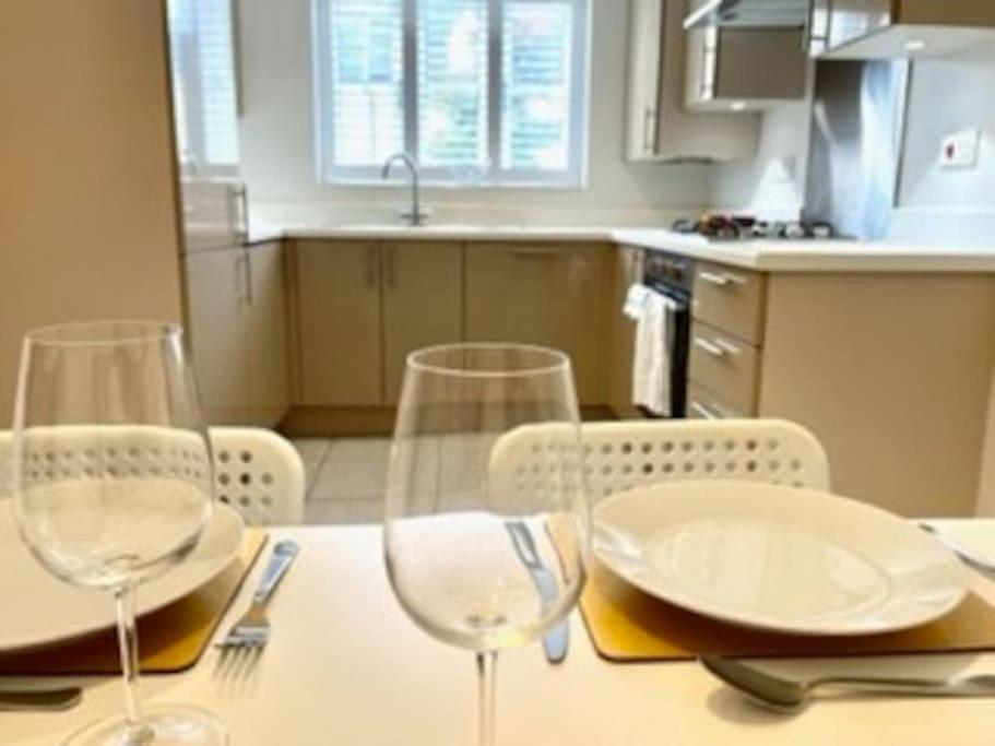Modern Town House In Cotswolds - 3 Double Bedrooms 威特尼 外观 照片