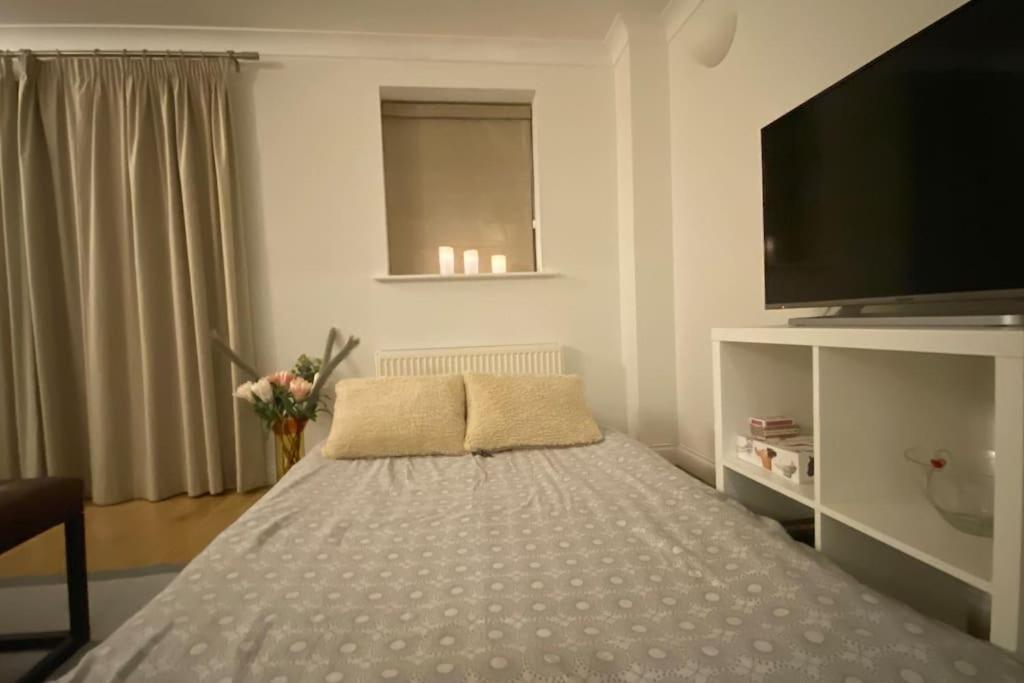 Modern Town House In Cotswolds - 3 Double Bedrooms 威特尼 外观 照片