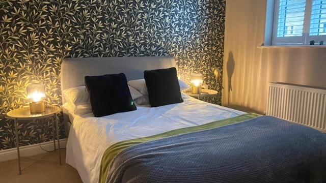 Modern Town House In Cotswolds - 3 Double Bedrooms 威特尼 外观 照片