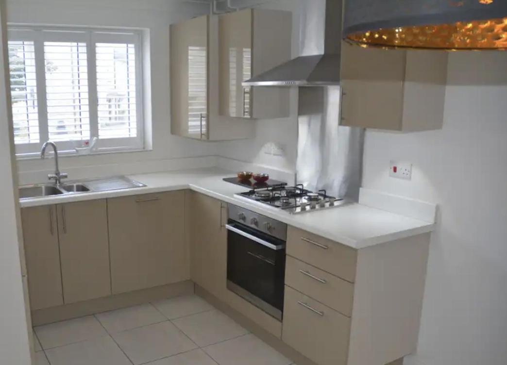 Modern Town House In Cotswolds - 3 Double Bedrooms 威特尼 外观 照片