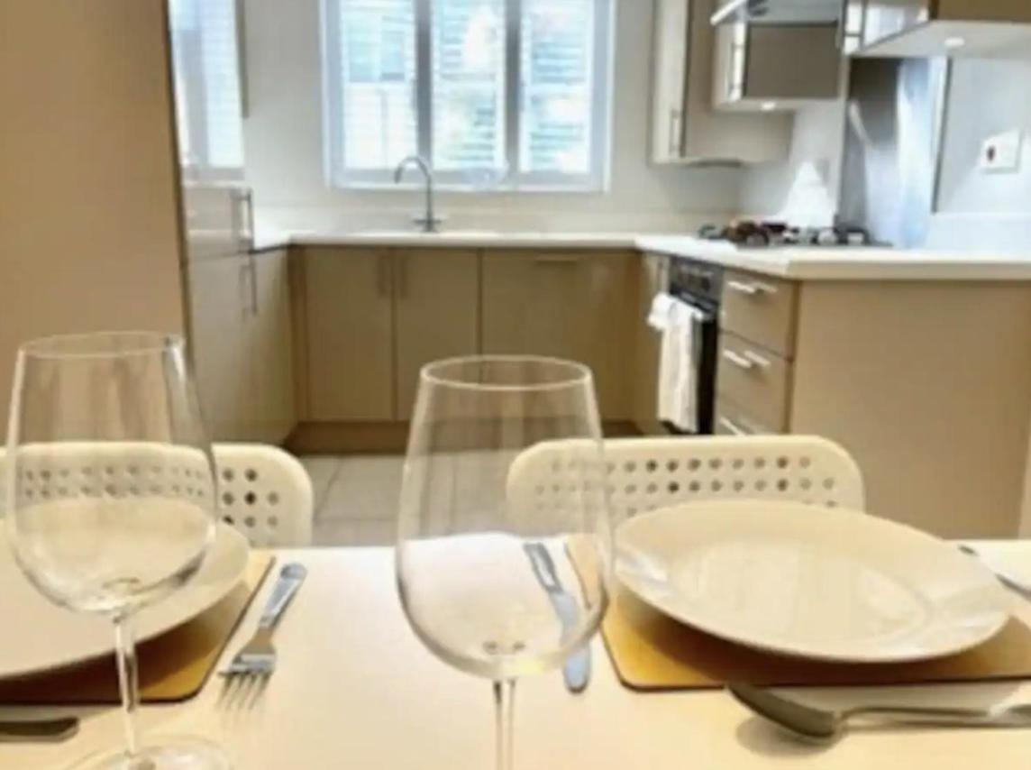 Modern Town House In Cotswolds - 3 Double Bedrooms 威特尼 外观 照片