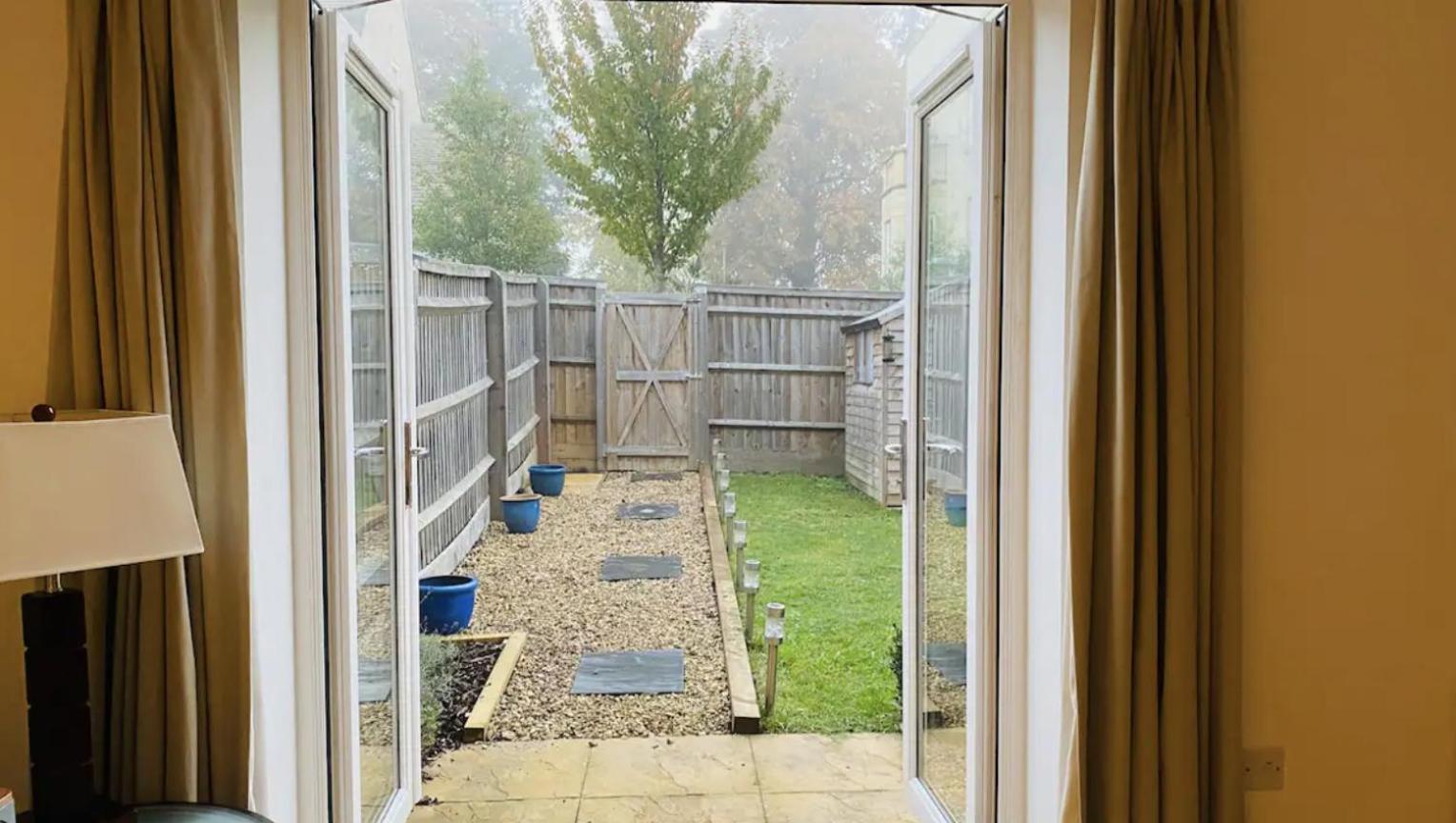 Modern Town House In Cotswolds - 3 Double Bedrooms 威特尼 外观 照片